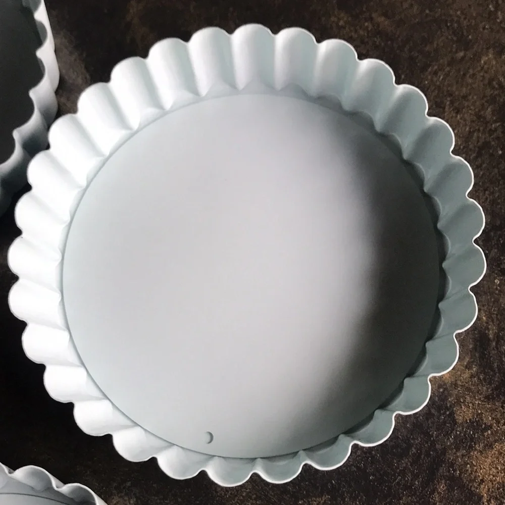 NWOT Quiche tartlet pie flutted pans light mint green non stick removable bottom